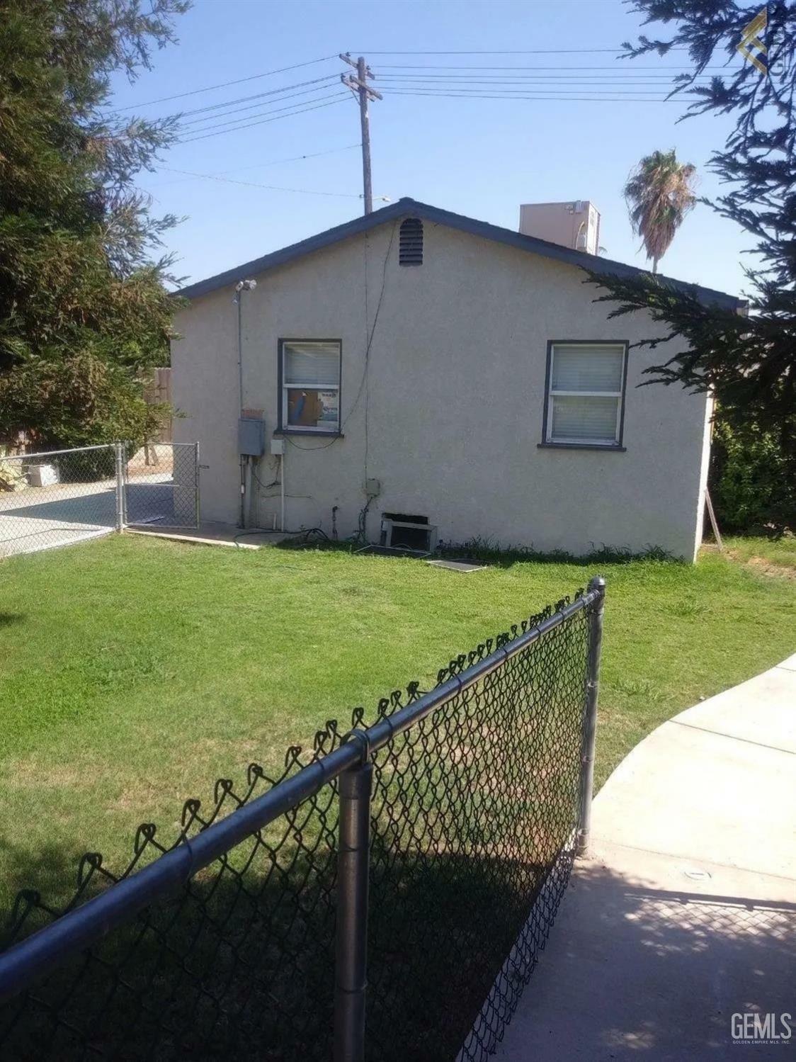 Property Photo:  1000 30th Street  CA 93301 