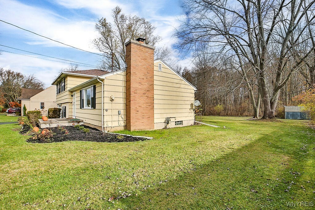 Property Photo:  3551 Stony Point Road  NY 14072 