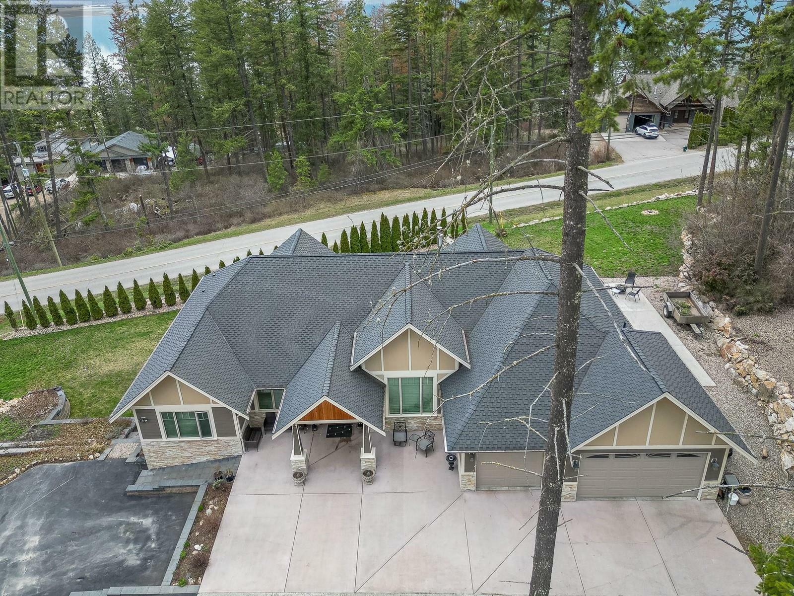 Property Photo: 3131 20 Street Northeast BC V1E 2G9