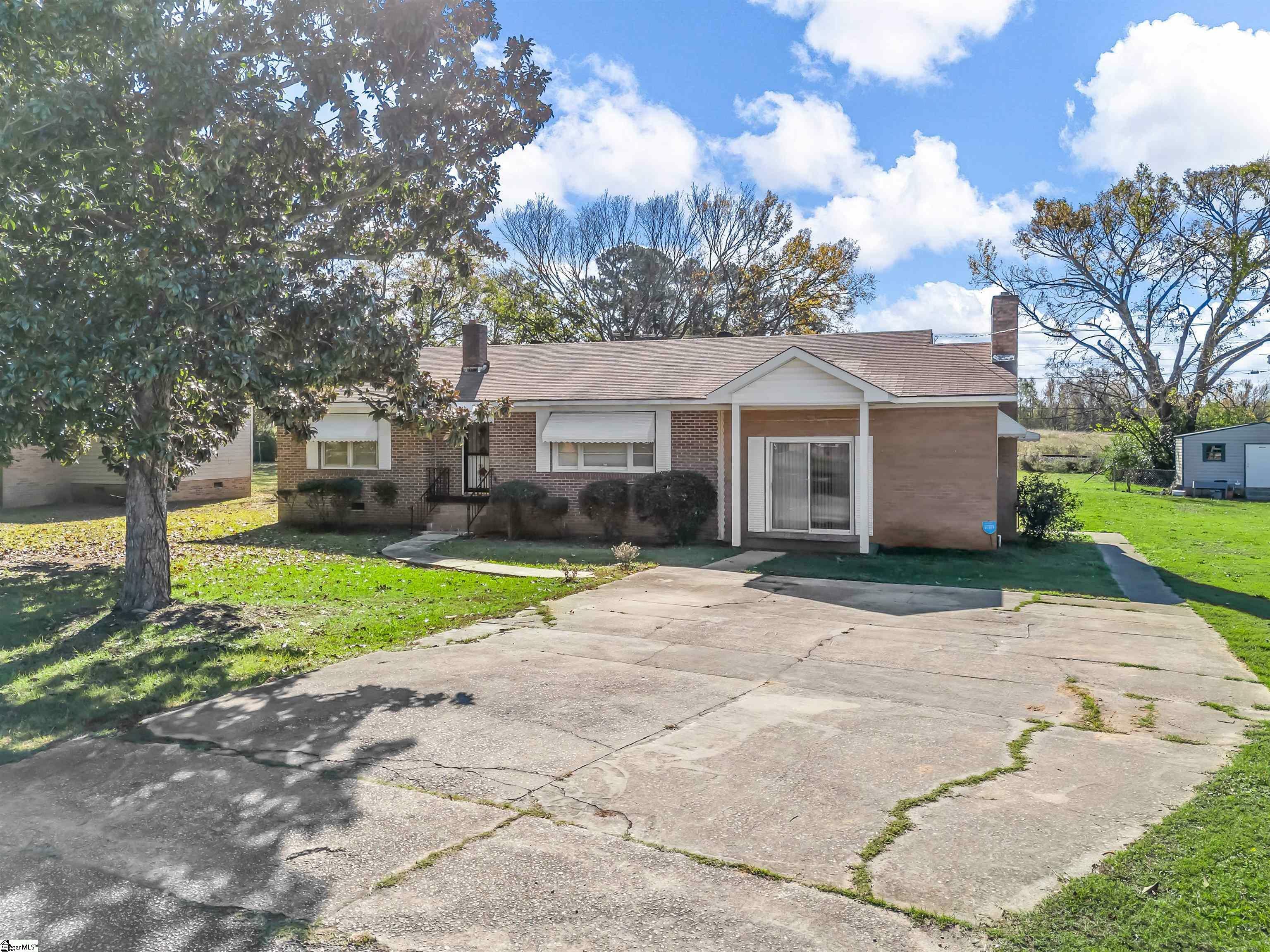 Property Photo: 286 Grove Street SC 29325