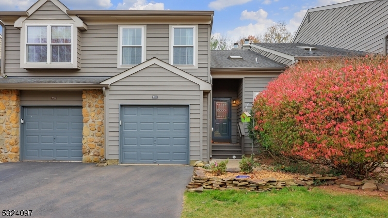 Property Photo:  23 Norwood Ct  NJ 08540 