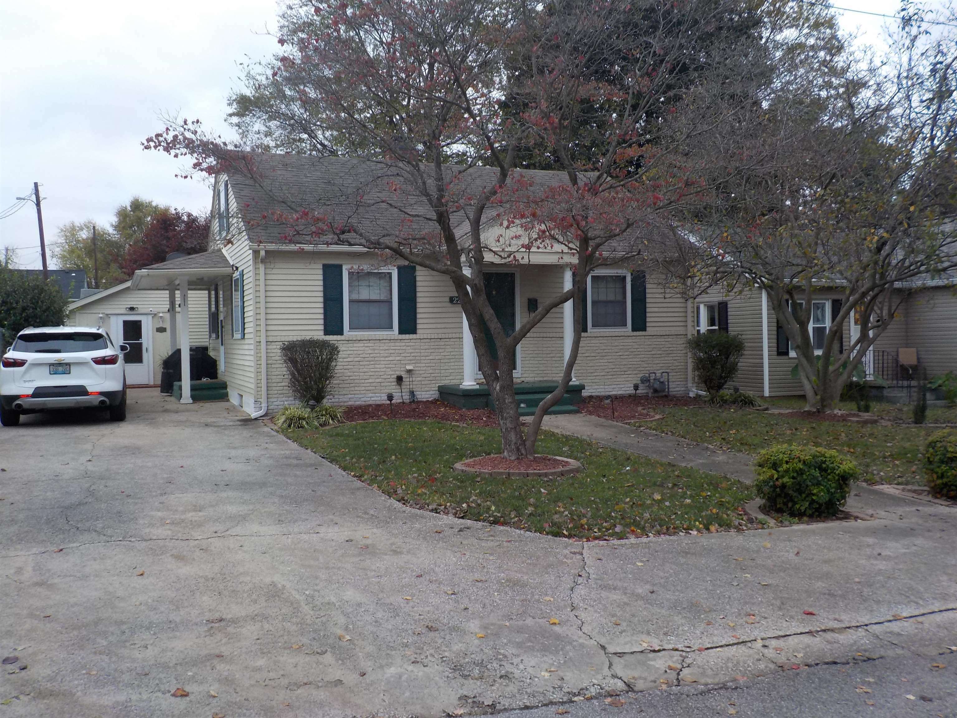 Property Photo:  224 S Elm Place  KY 42420 