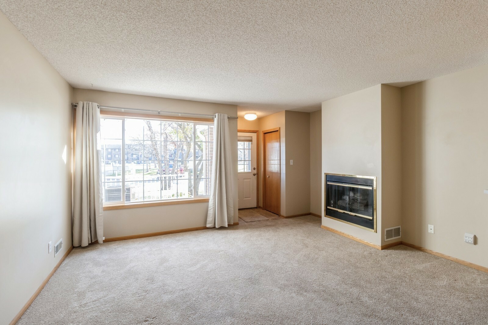 Property Photo:  2253 Grand Avenue 5  IA 50265 