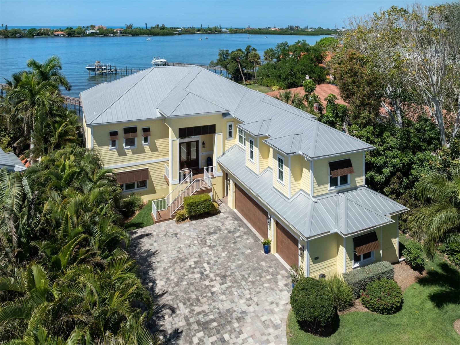 Property Photo: 2509 Bayshore Road FL 34275
