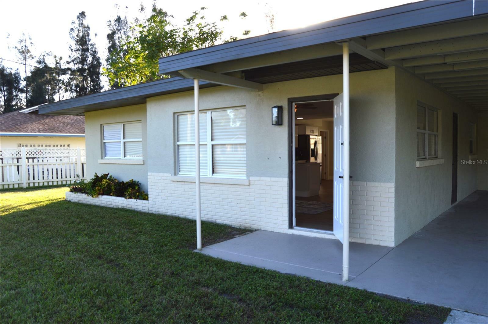 Property Photo: 1311 Lindsay Avenue FL 33982