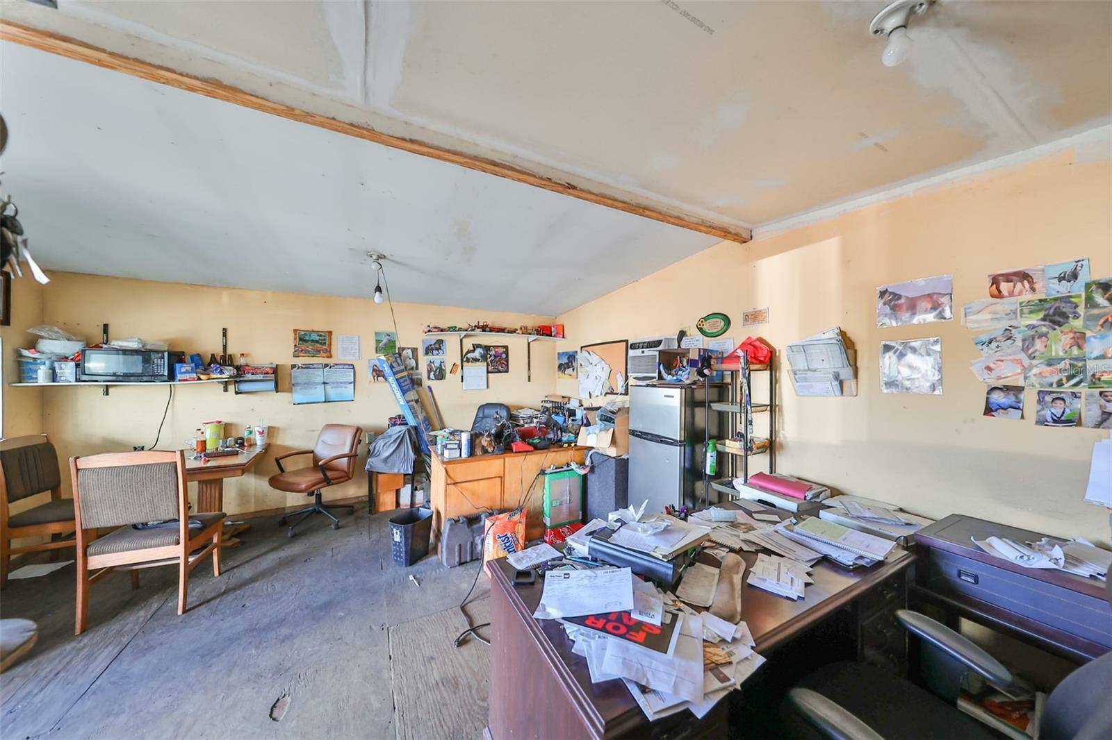 Property Photo:  10502 Bill Tucker Road  FL 33598 