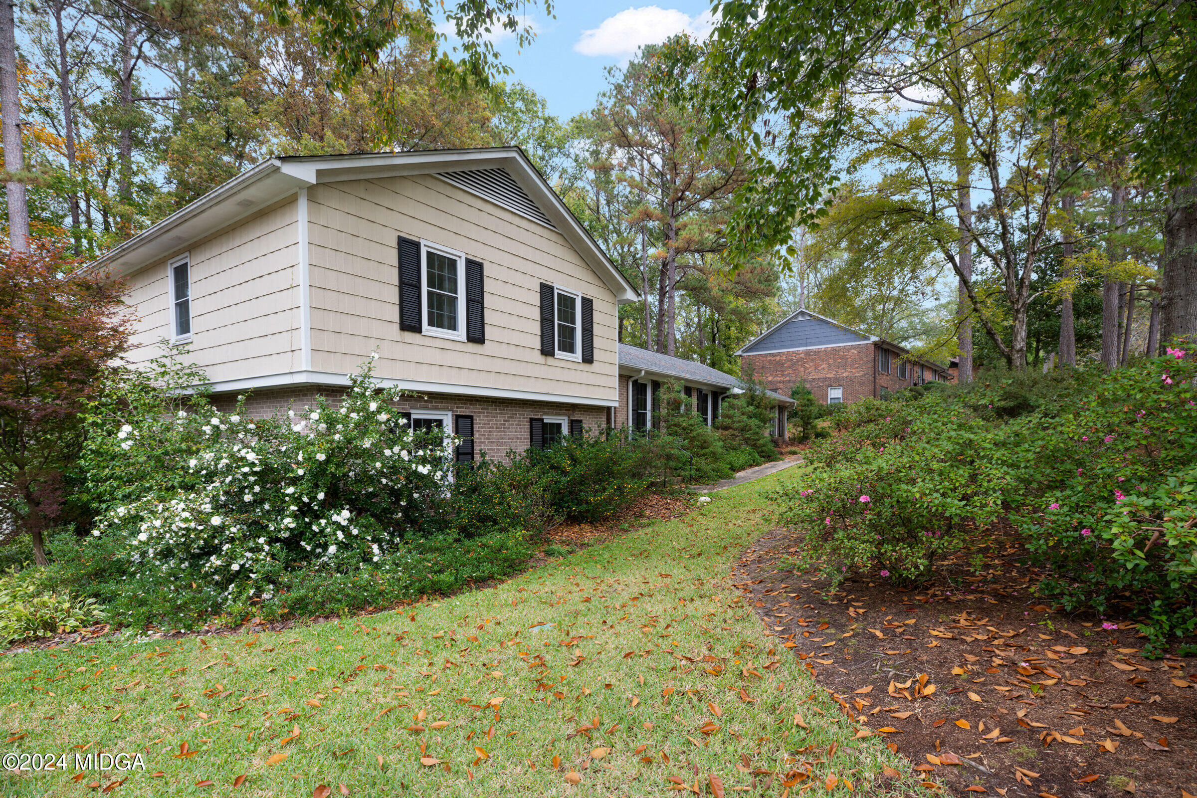 Property Photo:  664 Commanche Drive  GA 31210 