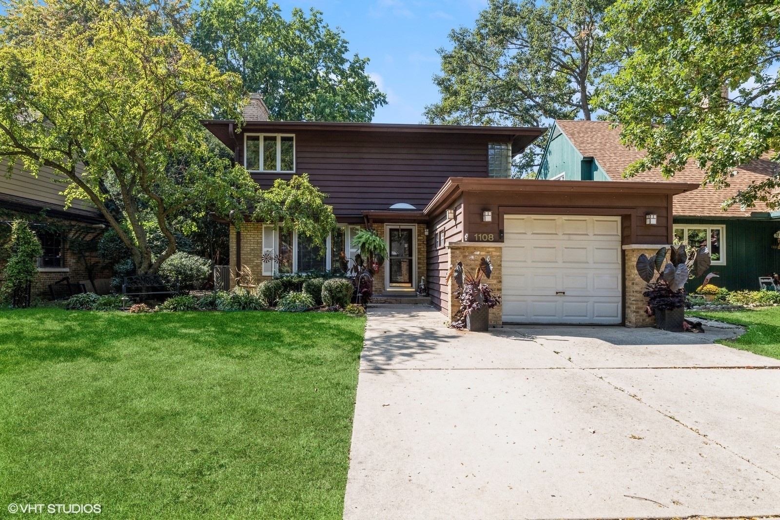 Property Photo:  1108 S Aldine Avenue  IL 60068 