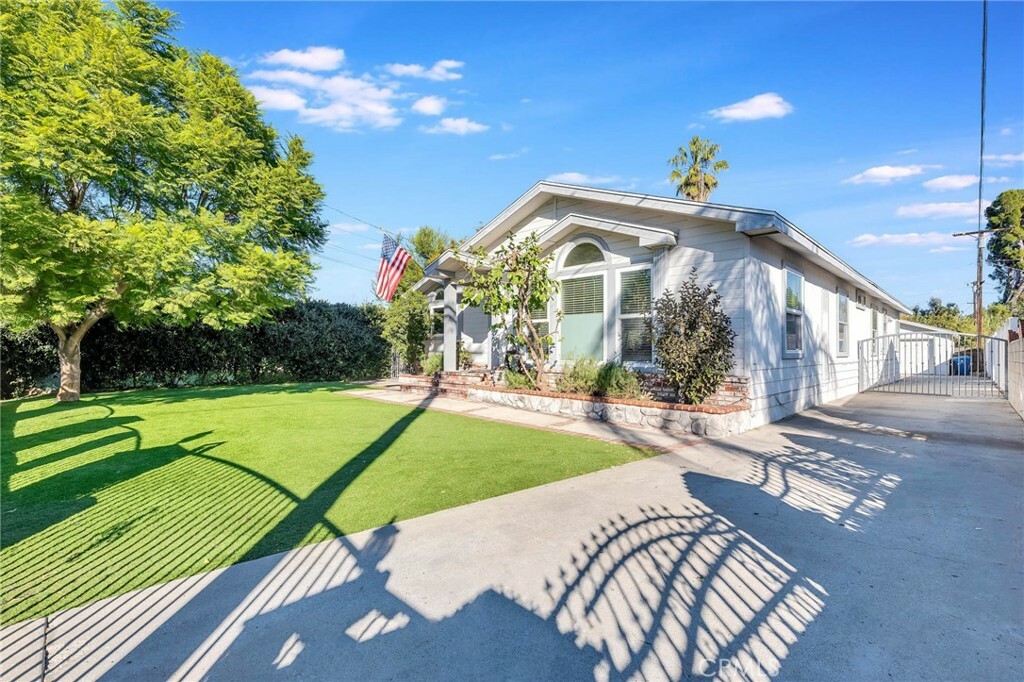 Property Photo:  10520 Amestoy Avenue  CA 91344 