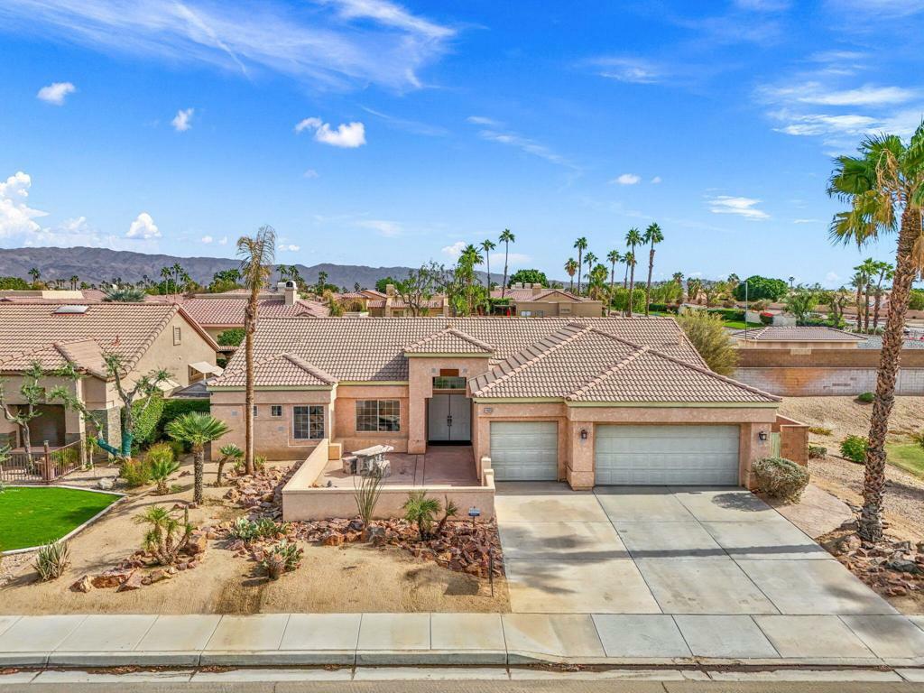 Property Photo:  44920 Los Manos Drive  CA 92253 