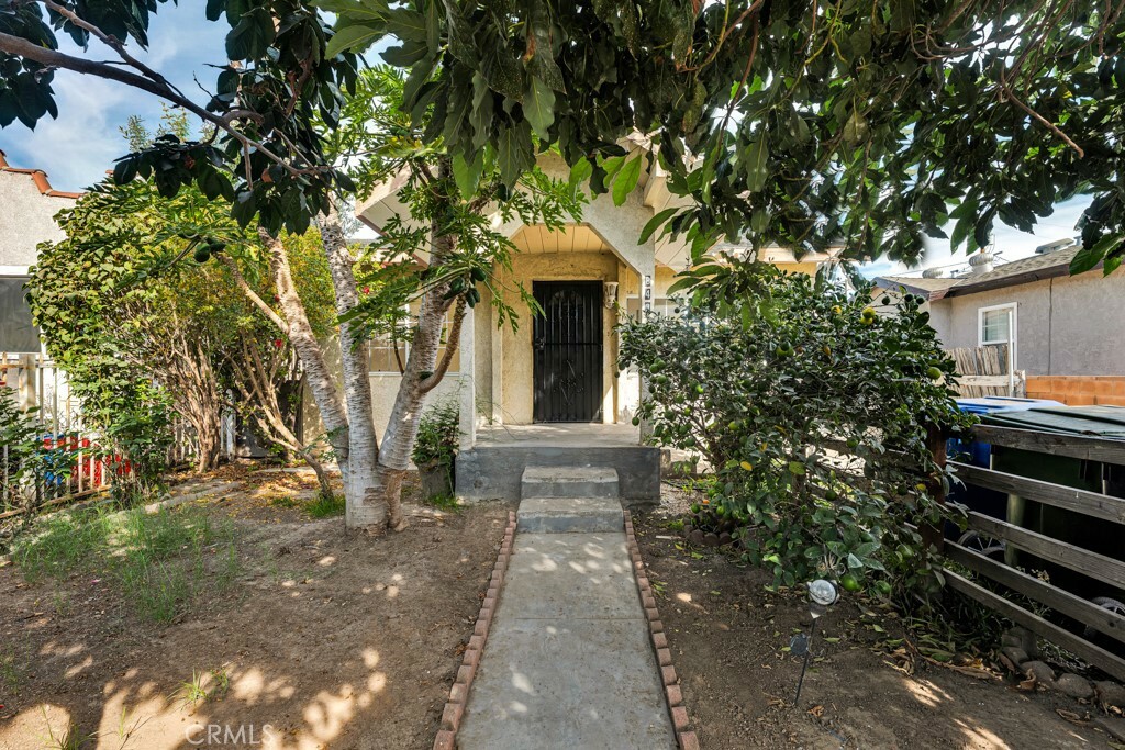 Property Photo:  843 E 98th Street  CA 90002 