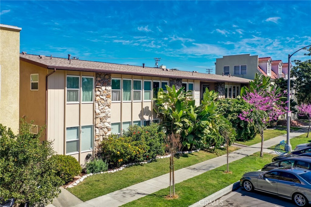 Property Photo:  1023 E 1st Street 19  CA 90802 