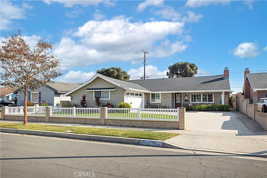 17612 Wrightwood Lane  Huntington Beach CA 92649 photo