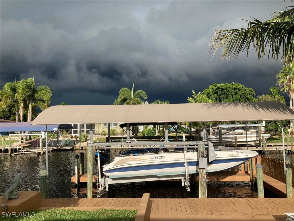 Property Photo: 5239 Wisteria Court FL 33904