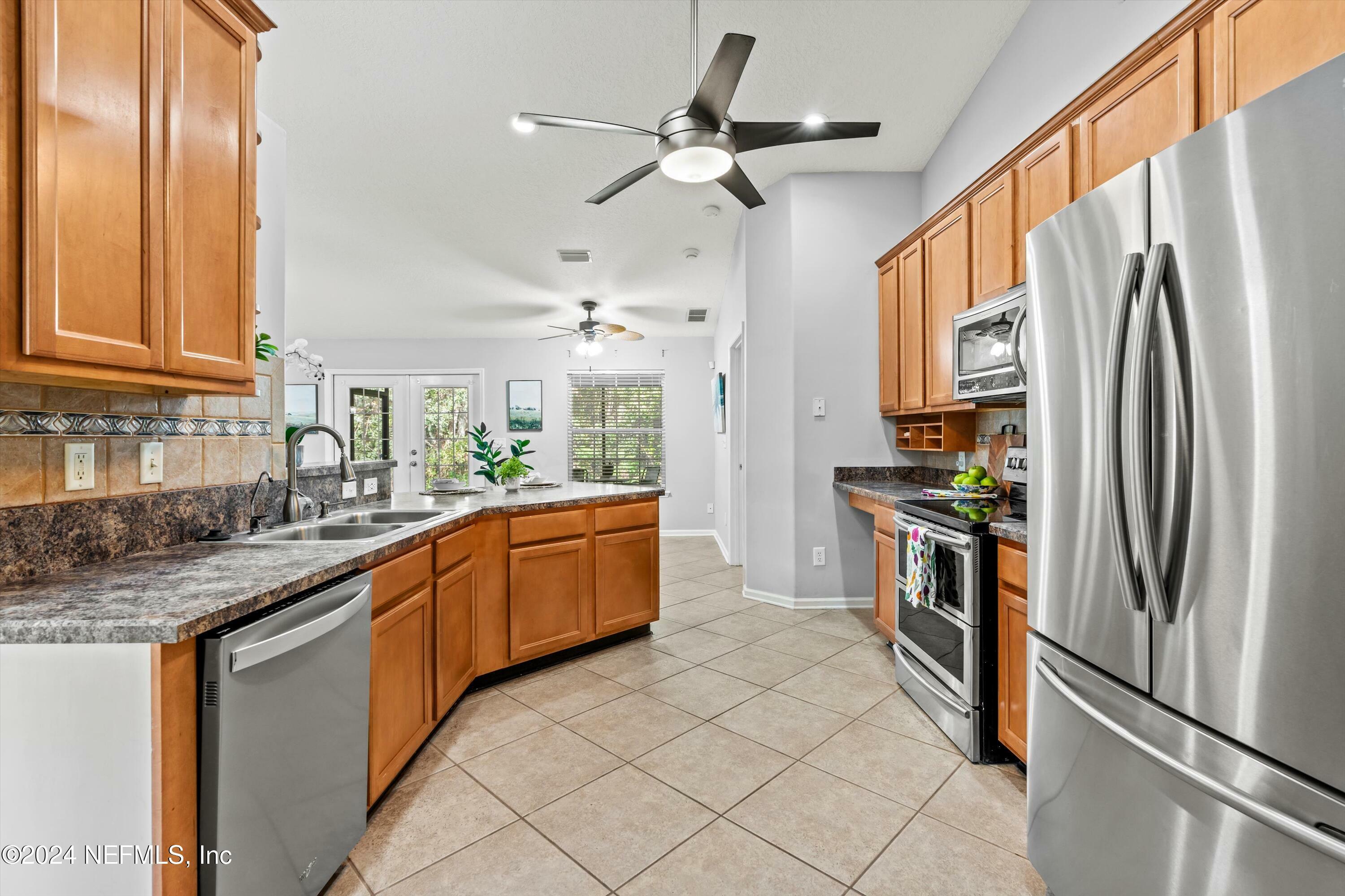 Property Photo:  2889 Westberry Hideaway Court  FL 32223 