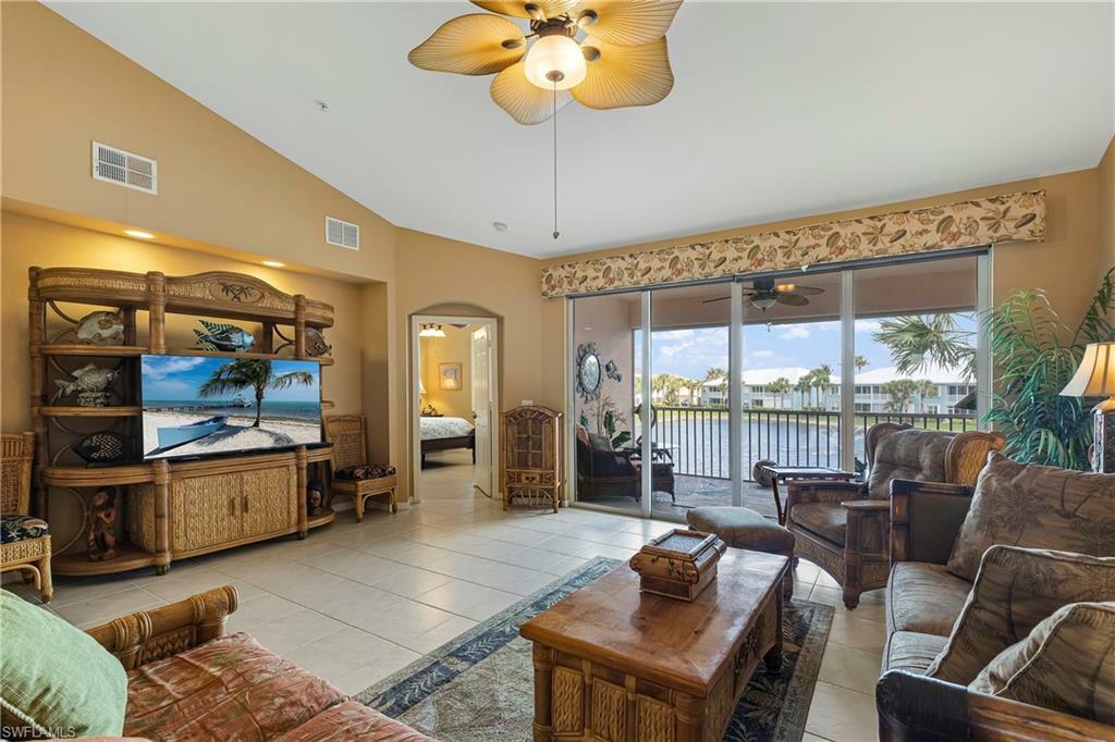 Property Photo: 1150 Sweetwater Ln 1207 FL 34110