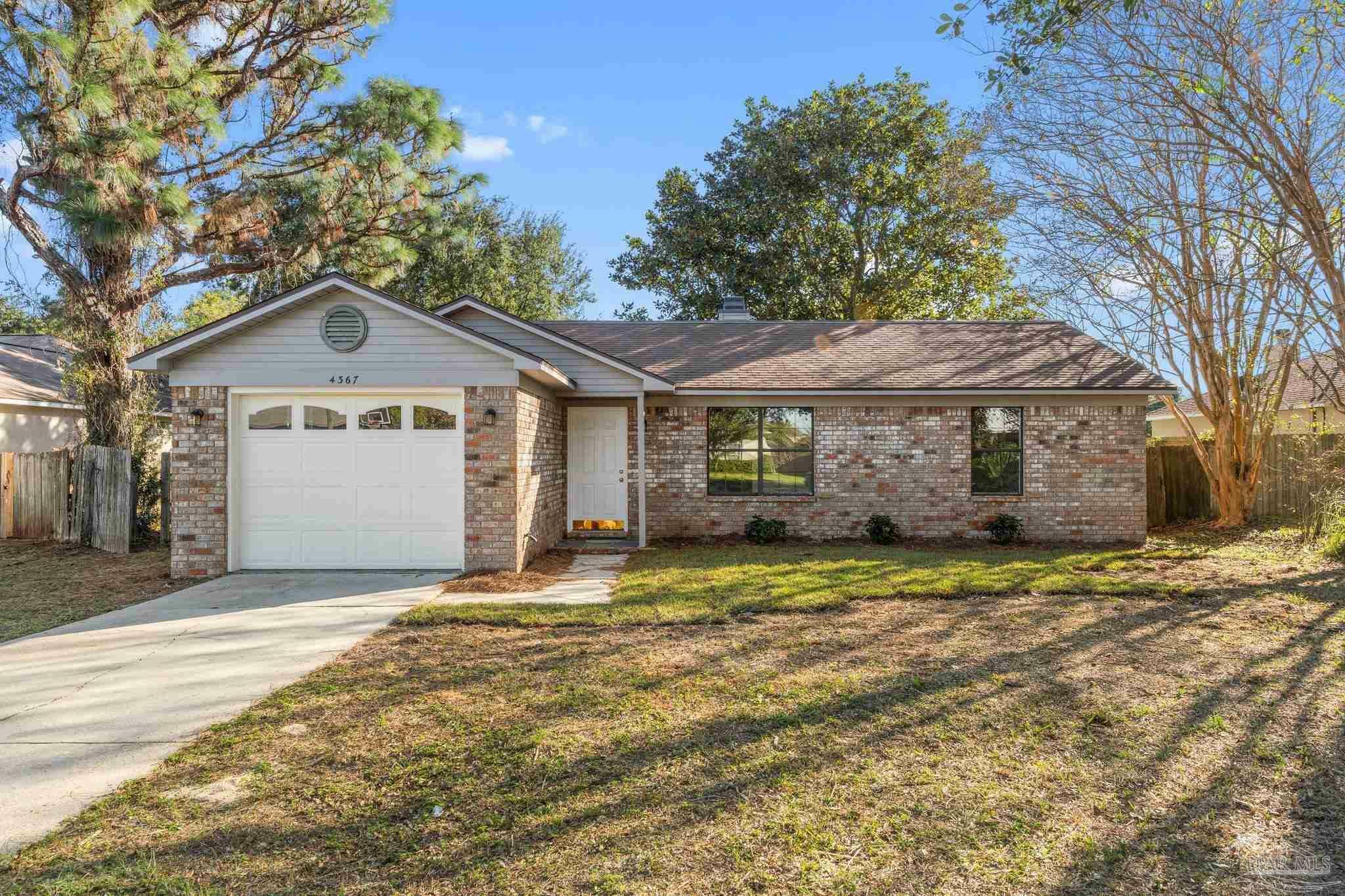 Property Photo:  4367 Marilyn Ct  FL 32563 