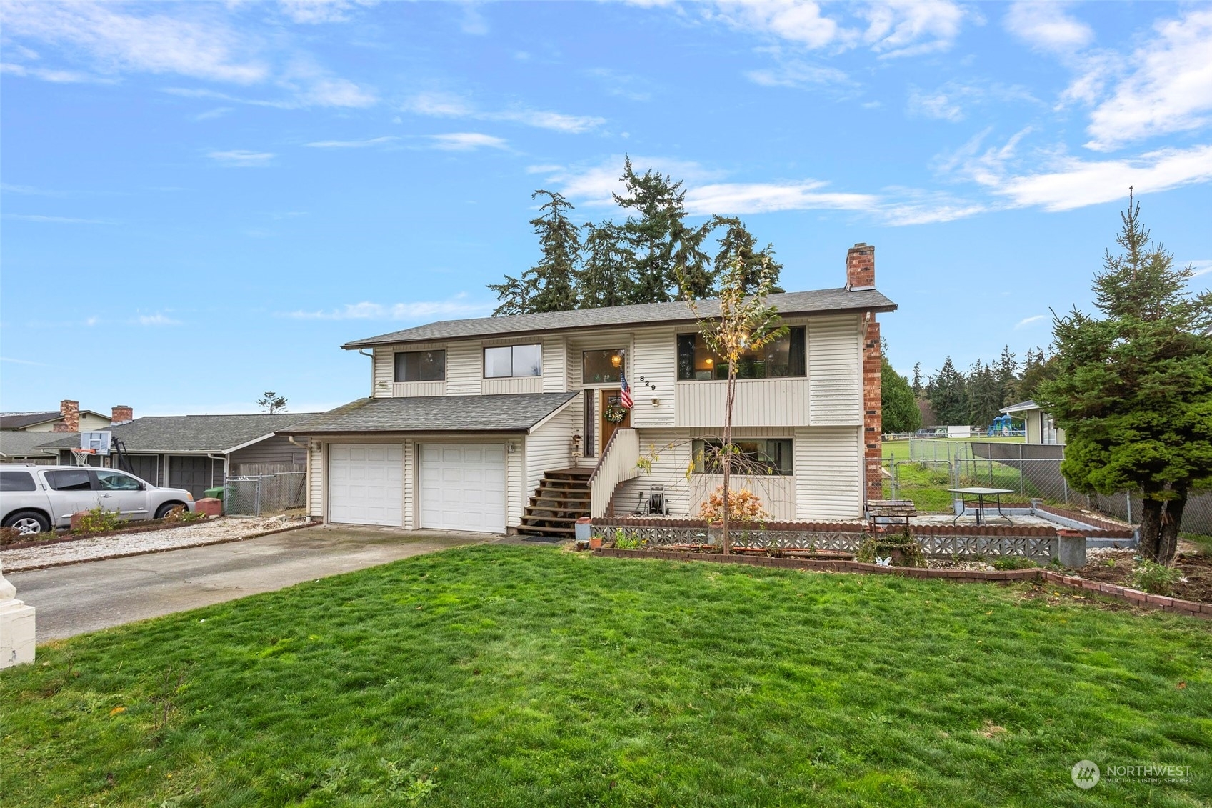 Property Photo:  829 SW 3rd Avenue  WA 98277 