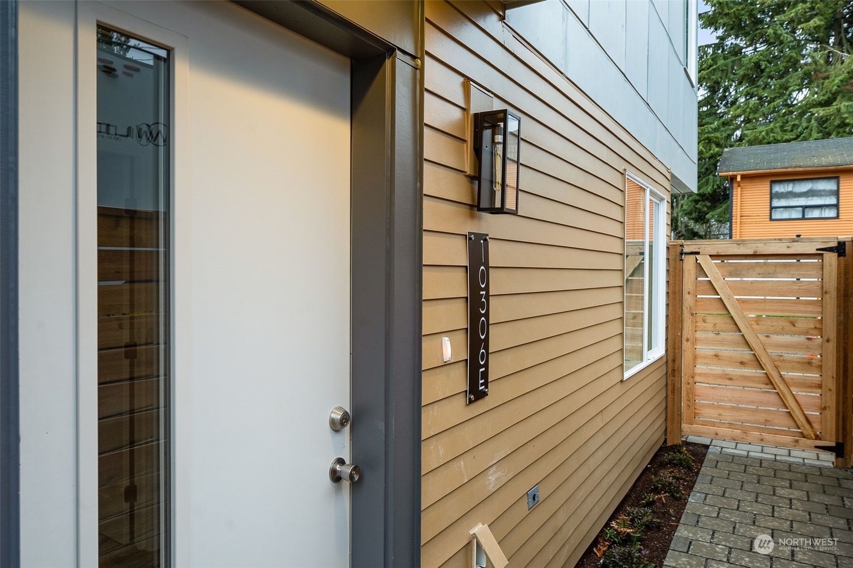 Property Photo: 10306 E Midvale Avenue N WA 98133