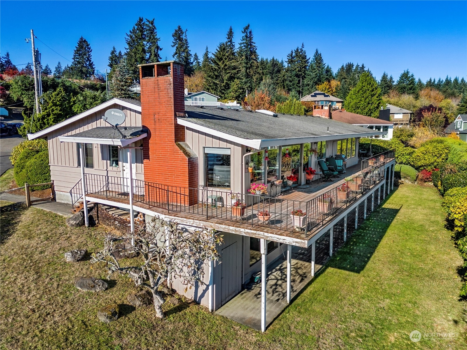 Property Photo:  1305 Madrona Way NW  WA 98332 