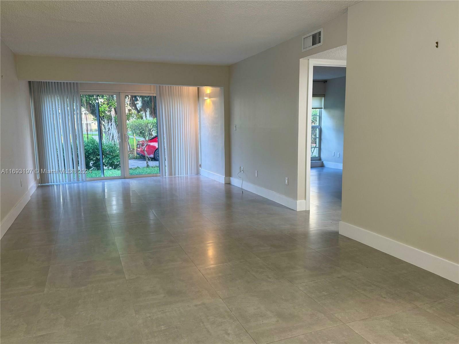 Property Photo:  9260 Fontainebleau Blvd 102  FL 33172 