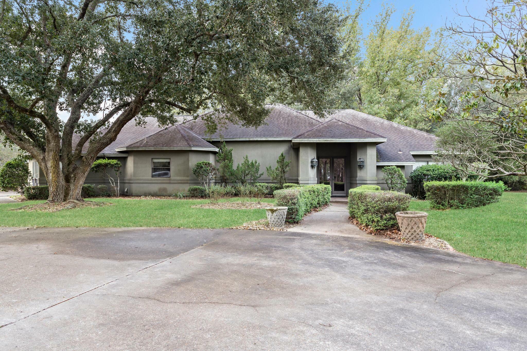 Property Photo:  100 Bayou Dr.  TX 77705 