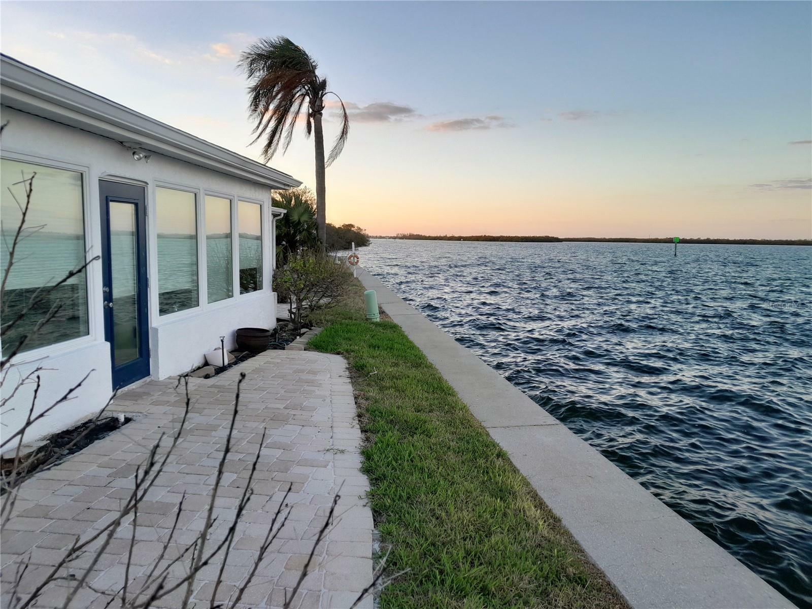 Property Photo:  957 Spanish Drive N  FL 34228 