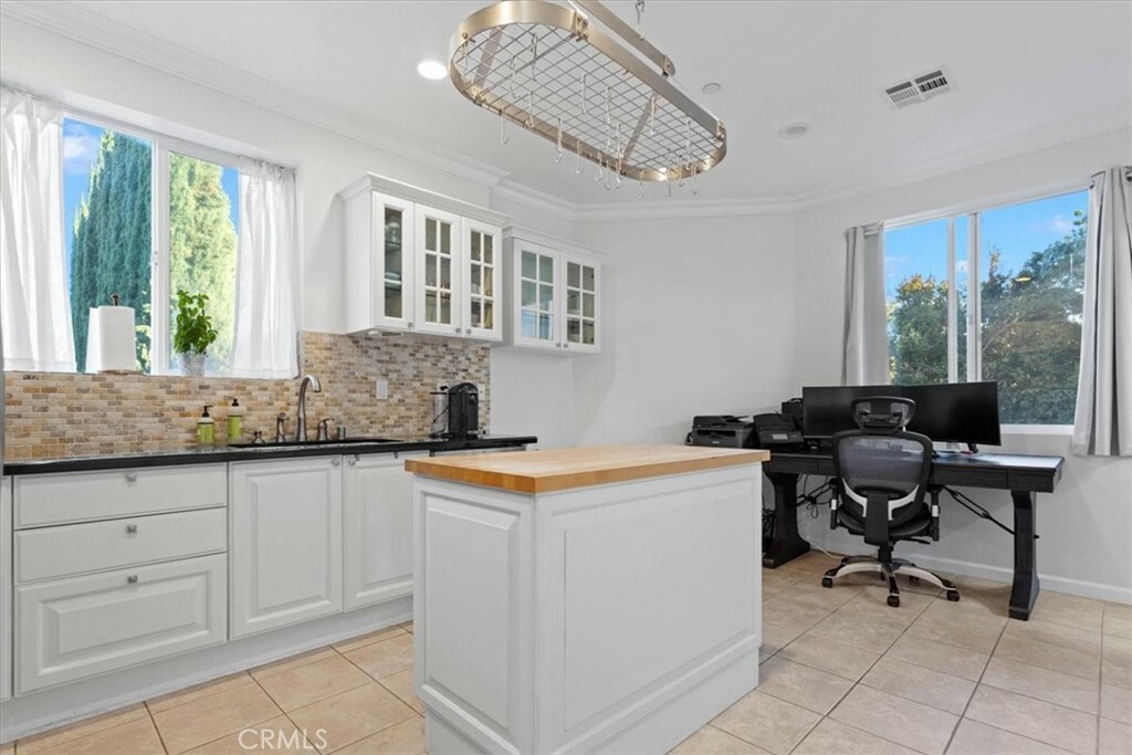 Property Photo:  13360 Burbank Boulevard 15  CA 91401 