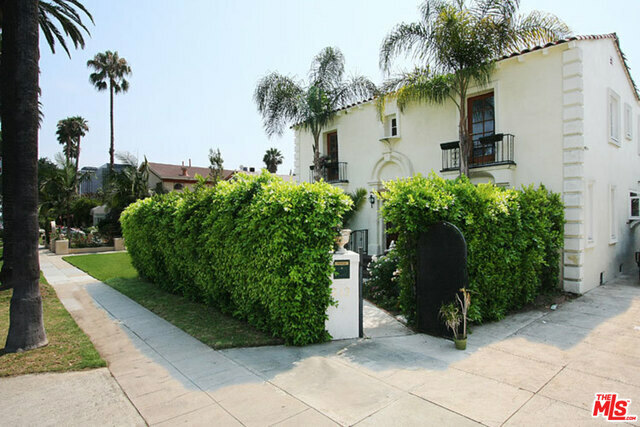 213 N Doheny Drive  Beverly Hills CA 90211 photo