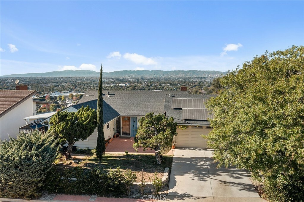 Property Photo:  10705 Cranks Road  CA 90230 