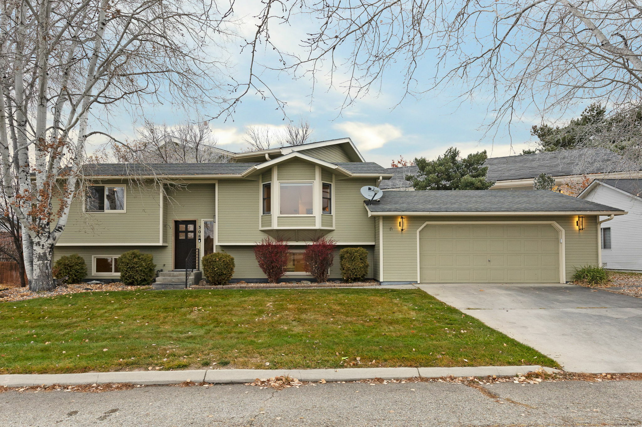 Property Photo:  308 E 9th Street  MT 59870 