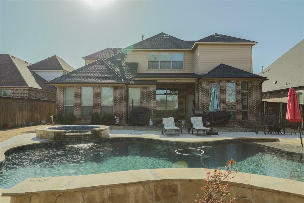 Property Photo: 804 Colby Drive TX 76063