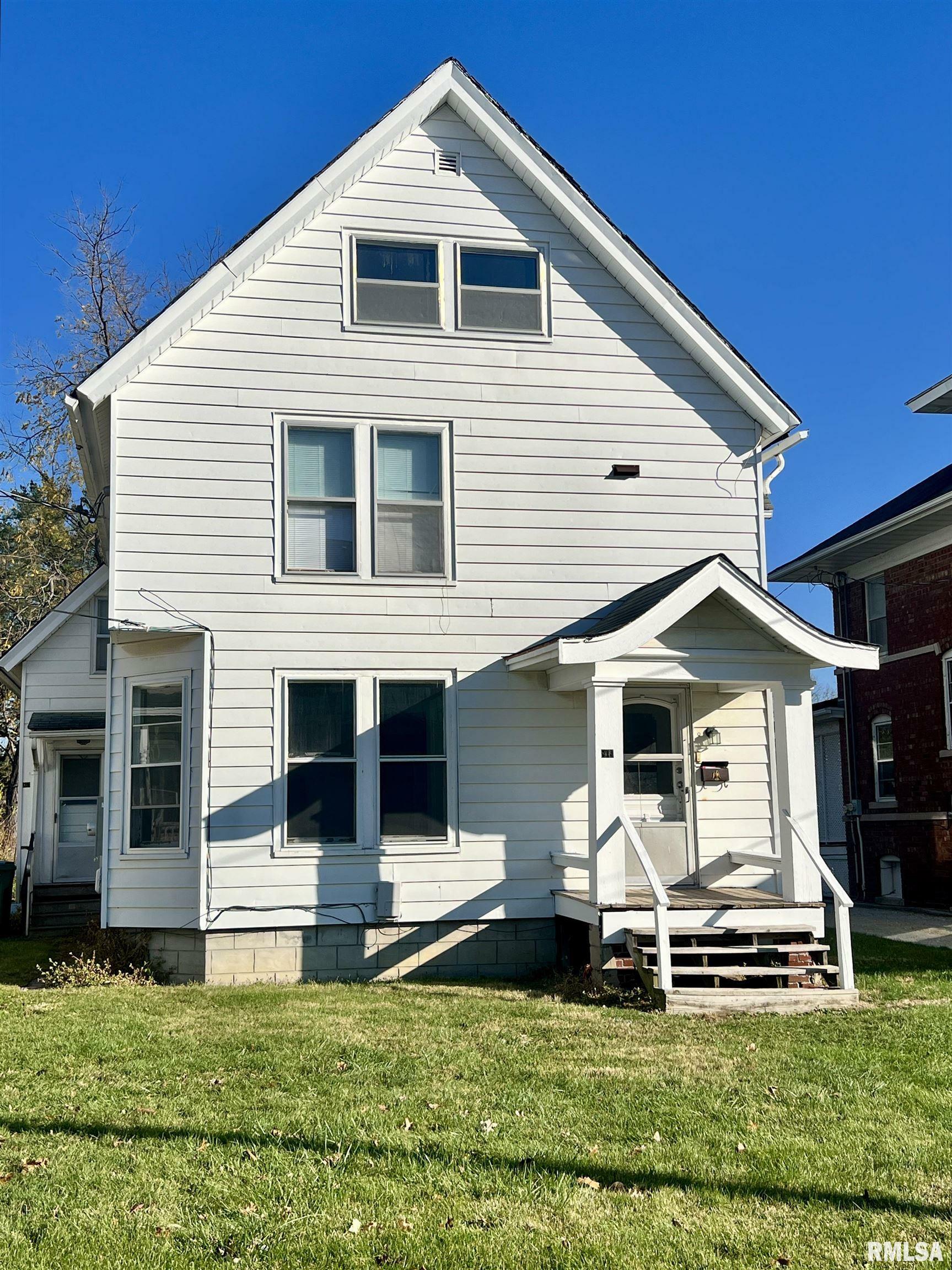 Property Photo:  809 N Seminary Street  IL 61401 