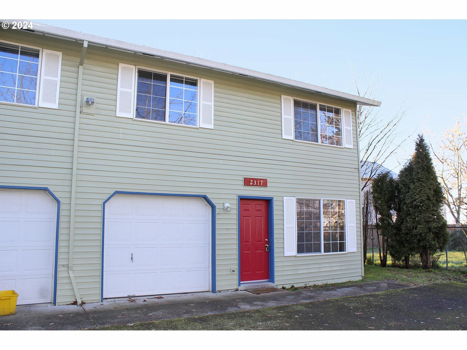 Property Photo:  2309 SE 90th Ave  OR 97216 