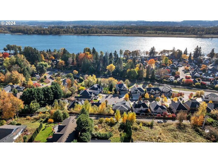 Property Photo:  14215 SE Bella Vista Pl 5  WA 98683 