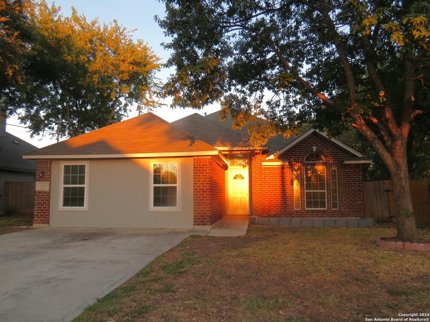 Property Photo: 843 Hueco Dr TX 78130