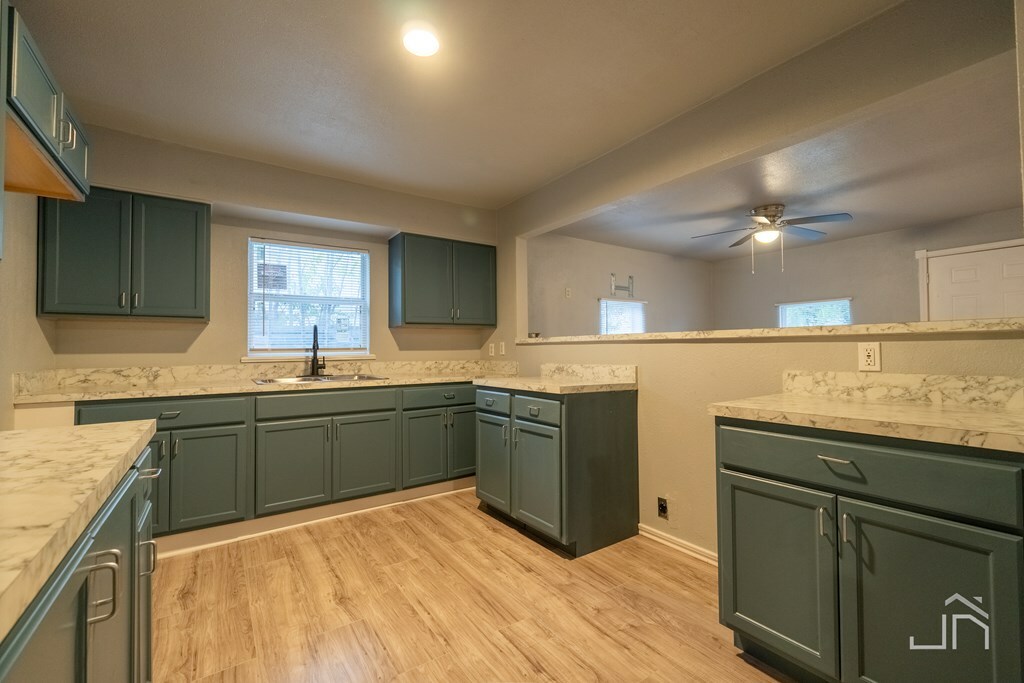 Property Photo:  23 E Ave I  TX 76903 