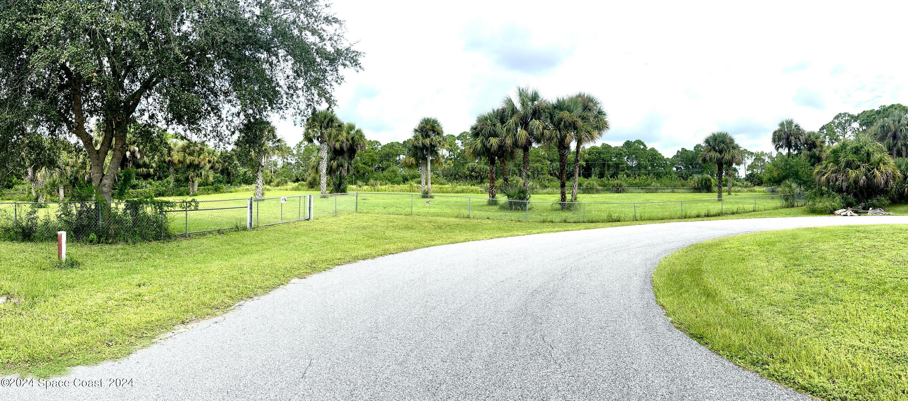 Property Photo:  368 Thunderbird Avenue NW  FL 32907 