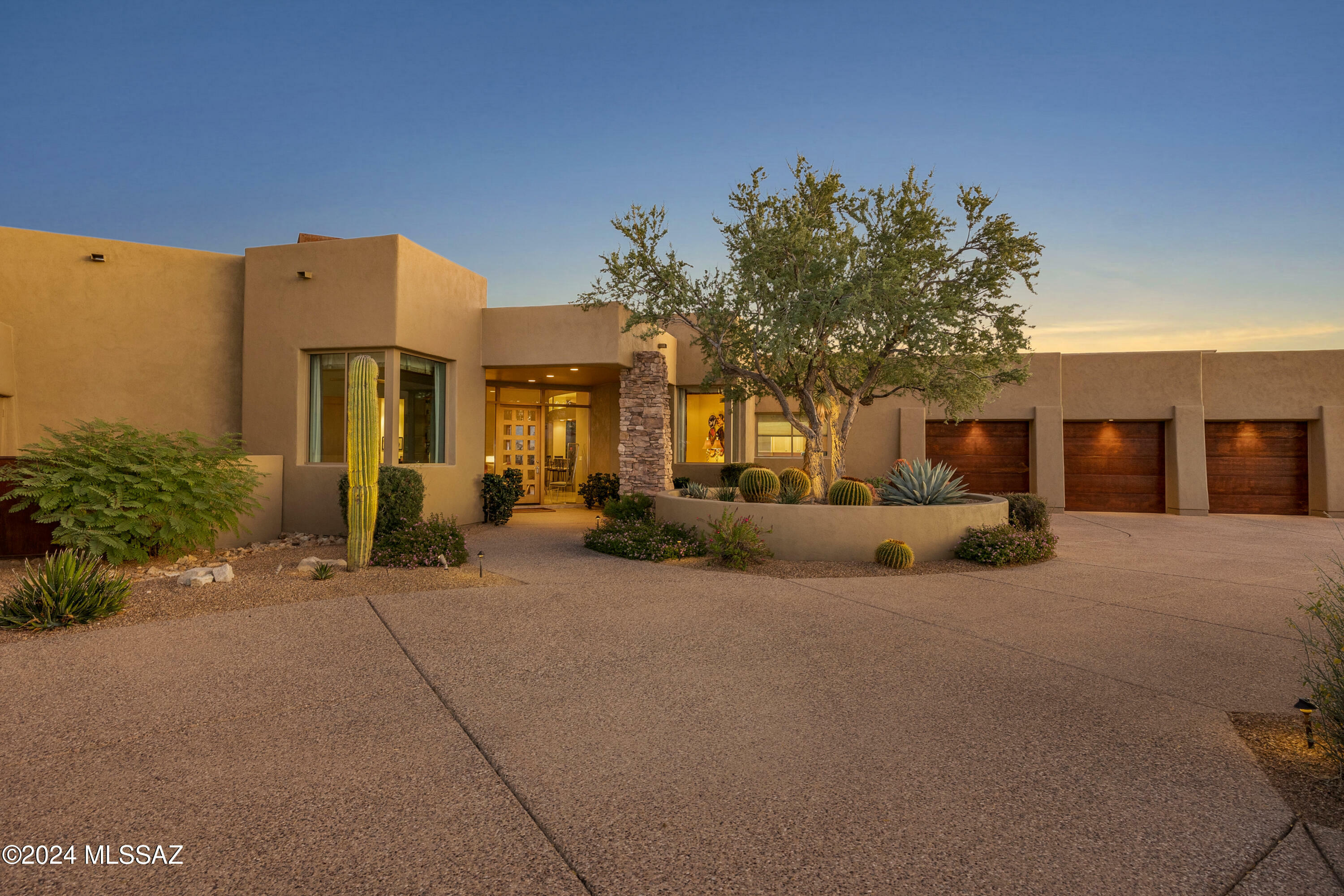 Property Photo:  13681 N Old Forest Trail  AZ 85755 