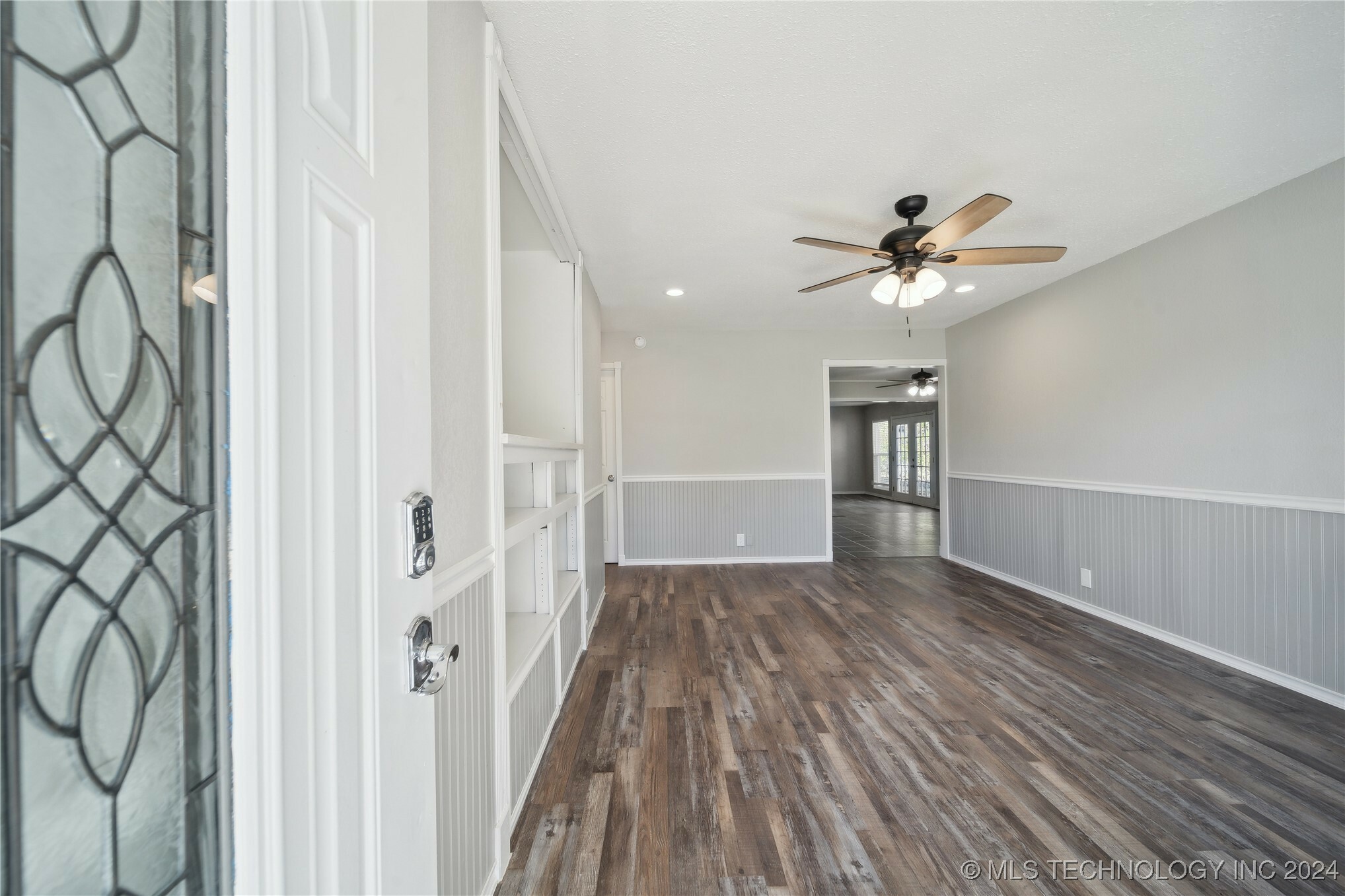 Property Photo:  322 N Cedar Street  OK 74055 