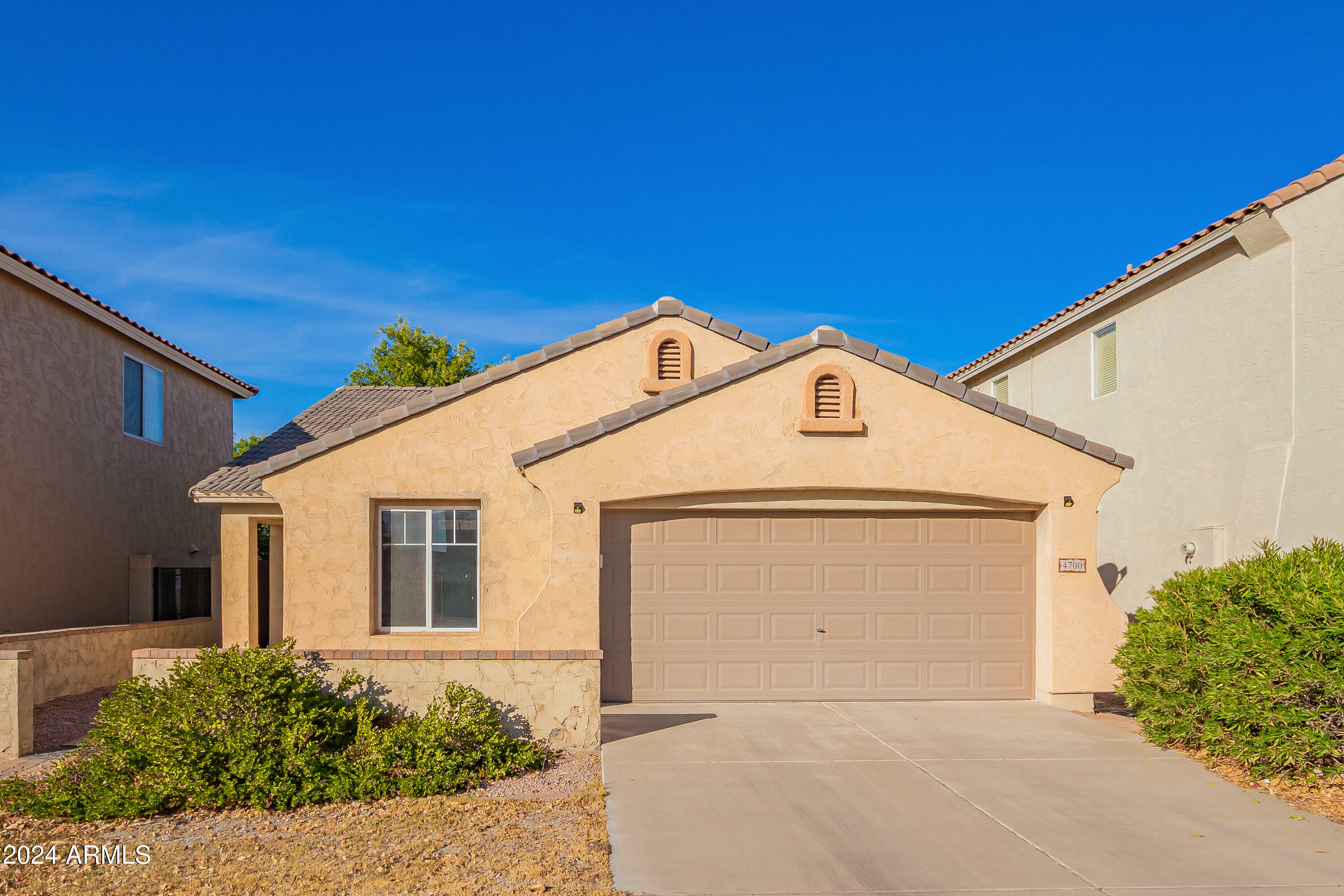 Property Photo:  4700 E Meadow Creek Way  AZ 85140 