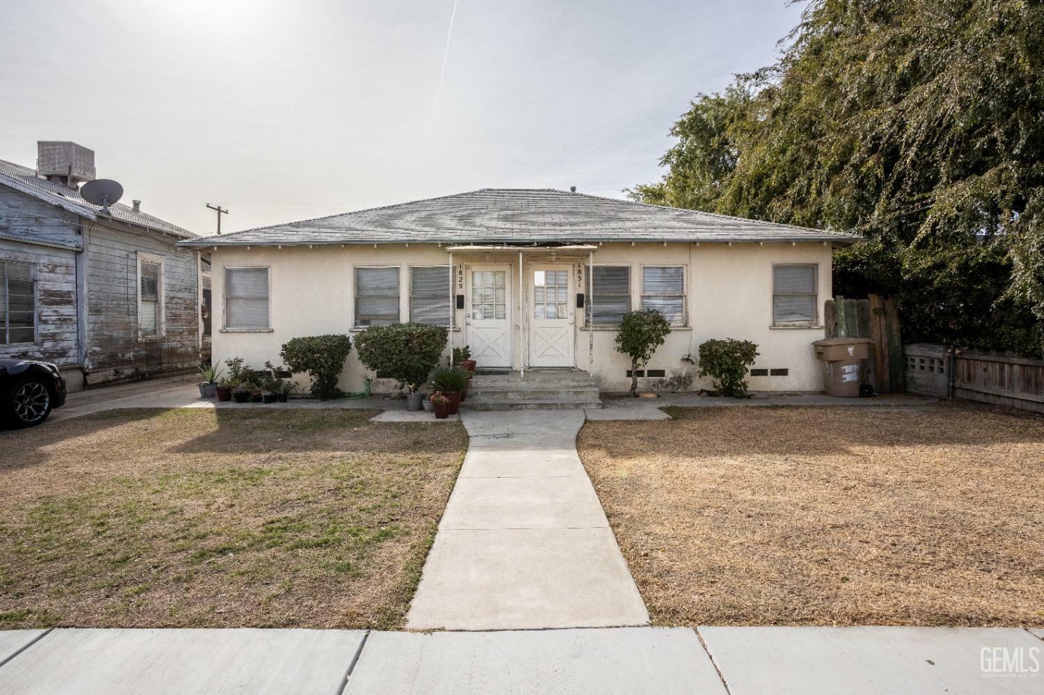 Property Photo:  1823 Cherry Street  CA 93304 