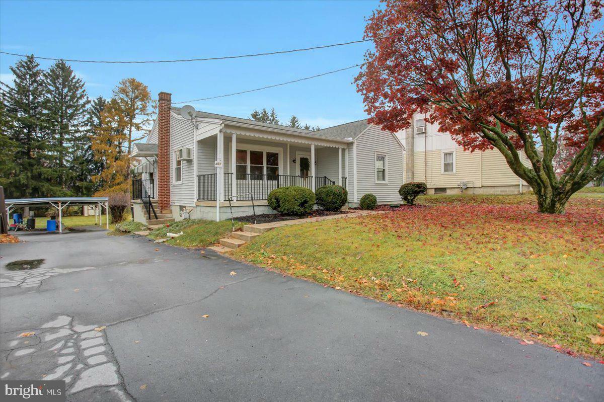 Property Photo:  461 Roxbury Road  PA 17257 