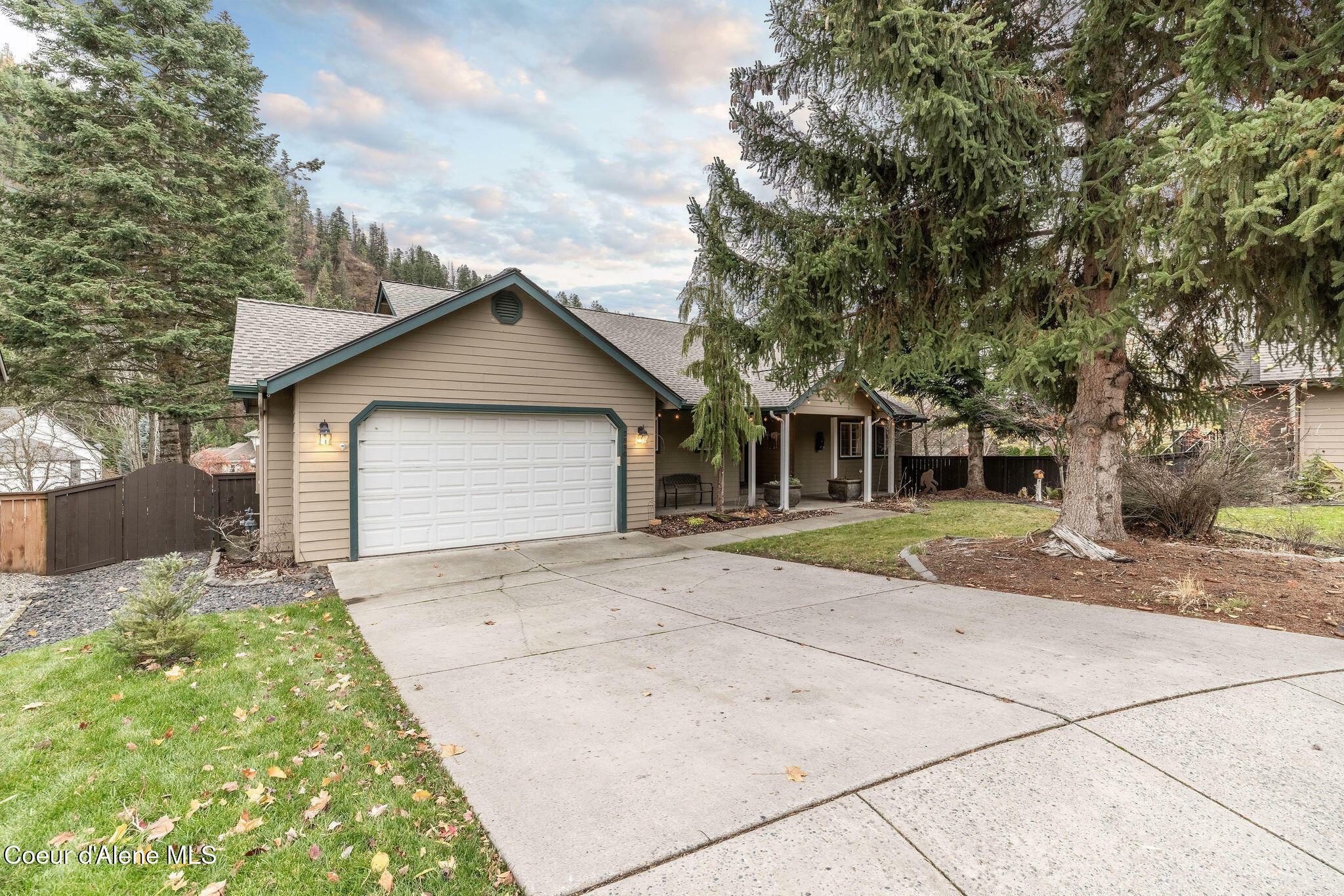 2890 E Silvertip Ave  Coeur D'Alene ID 83815 photo