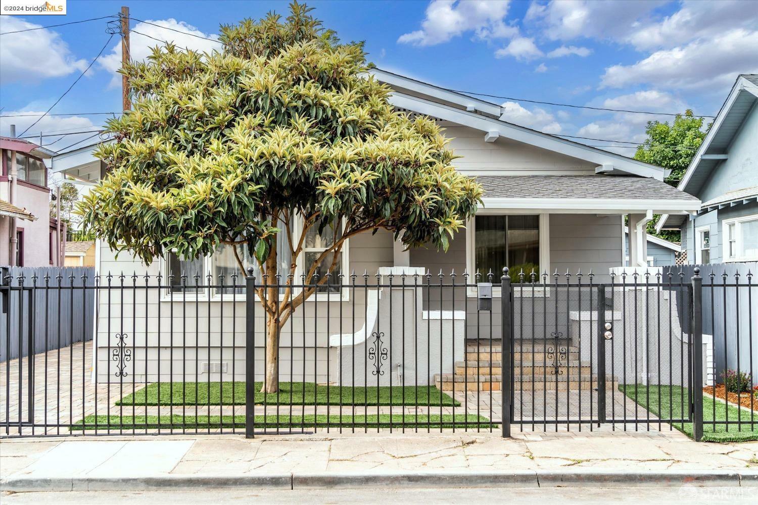 Property Photo:  5411 Wadean Pl  CA 94601 