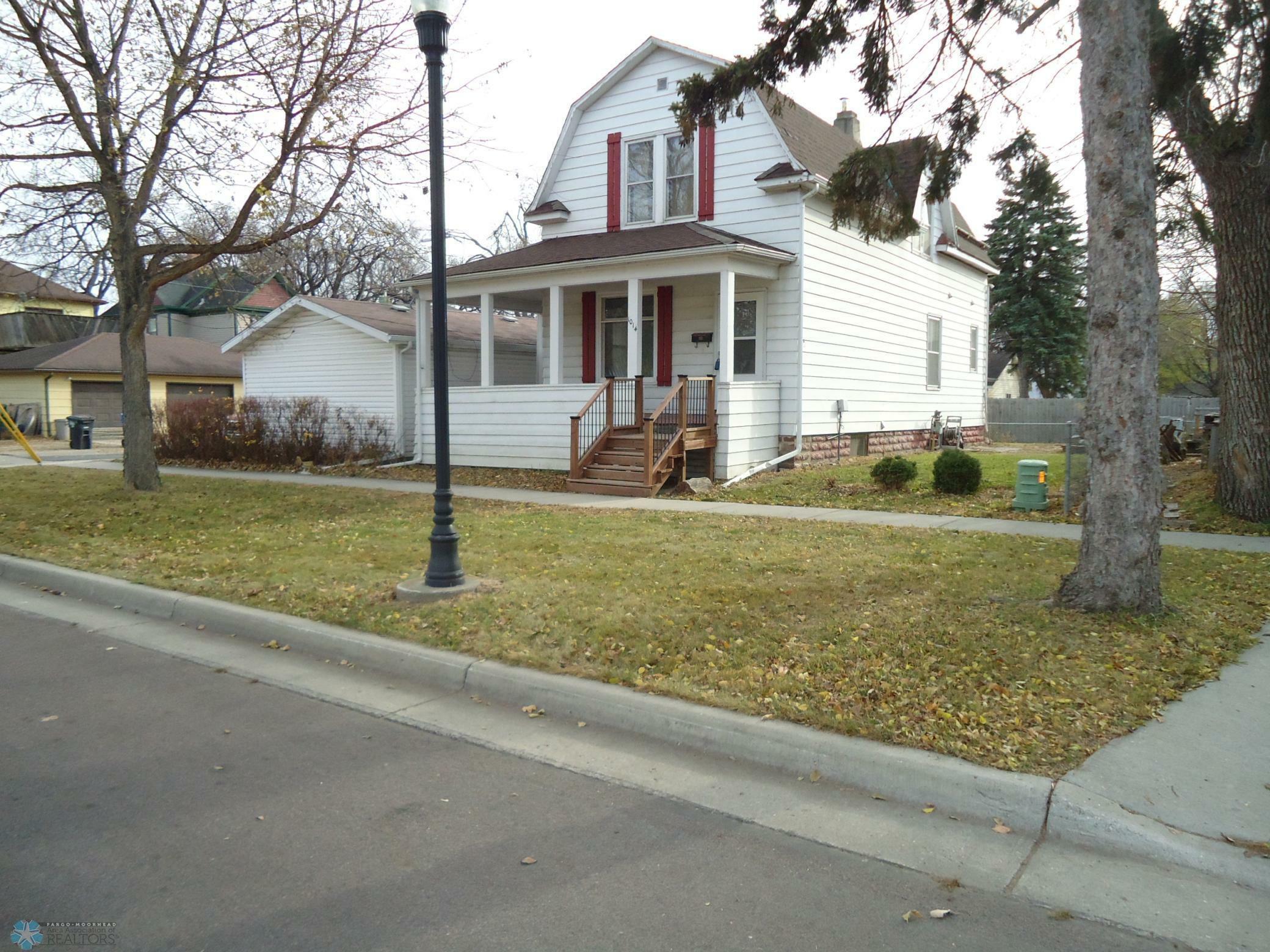 Property Photo:  1014 S 7th Avenue  ND 58103 