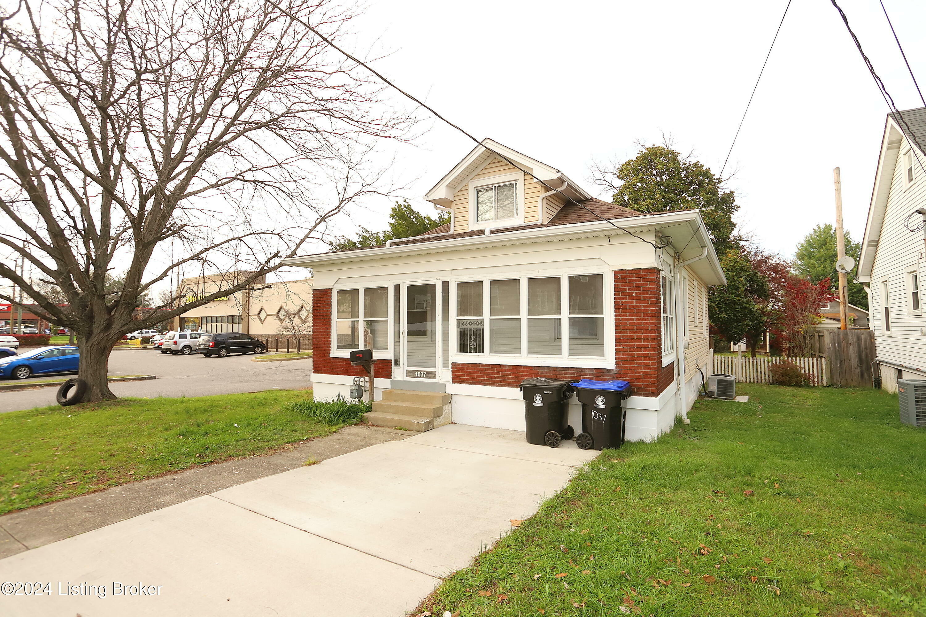 Property Photo:  1037 Bluegrass Ave  KY 40215 