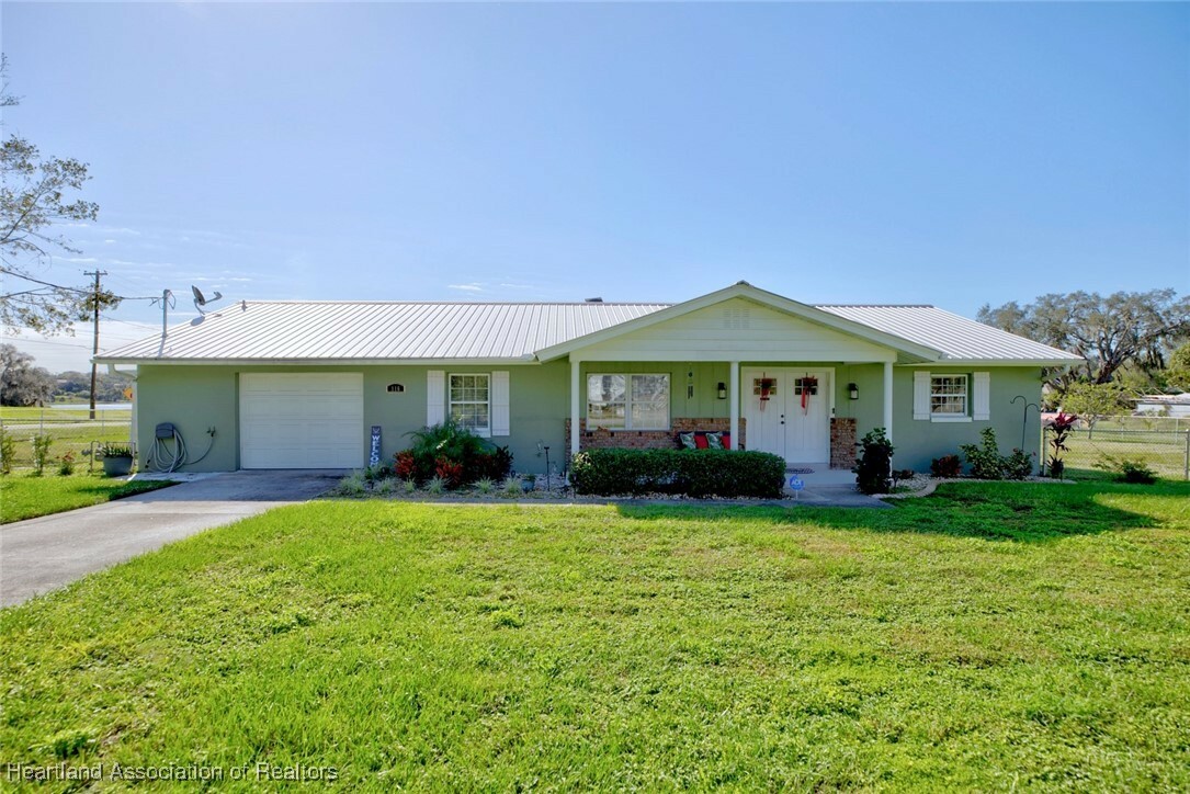 Property Photo:  116 E Lagrande Street  FL 33825 