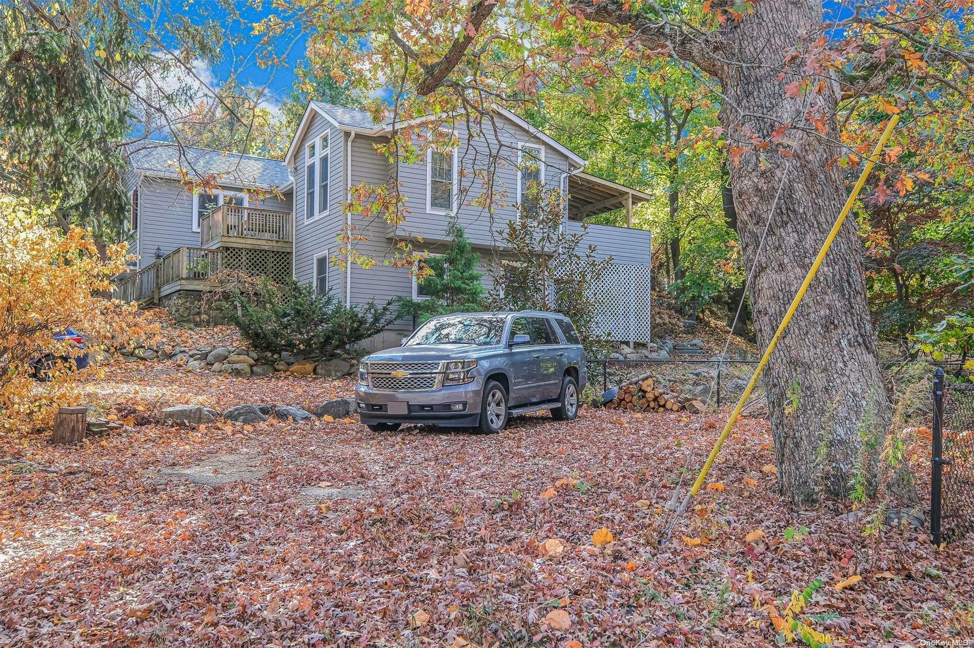 Property Photo:  4 Bellrose Road  NY 11789 