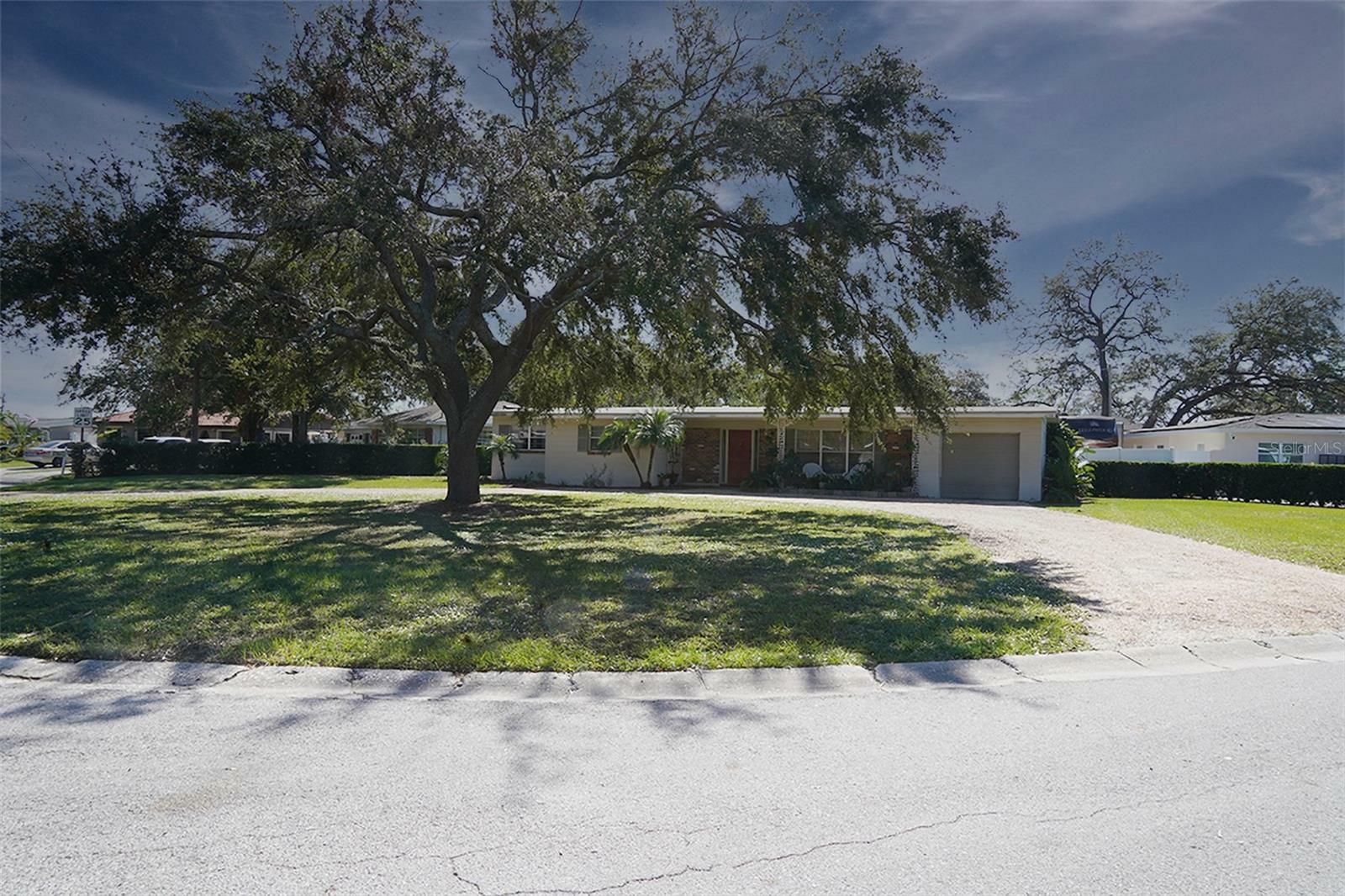 Property Photo:  3218 W Clinton Street  FL 33614 